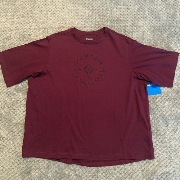 Columbia Tops - Columbia Women’s Burgundy Short Sleeve Tee Size Medium NWT